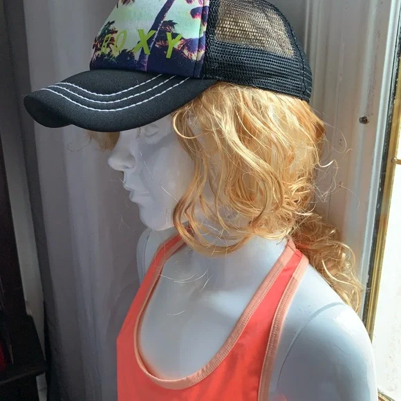 ROXY! - Picture 6 of 8